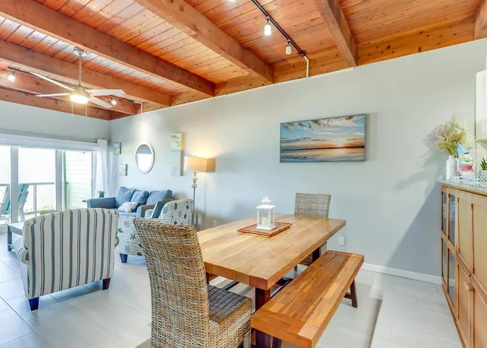 Walk To Dining Beachfront Indian Shores Apartment *